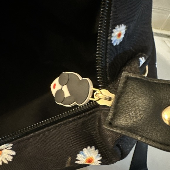 Alice + Olivia By Stacy Bendet Daisy Duffel Print Bag - Picture 5 of 11